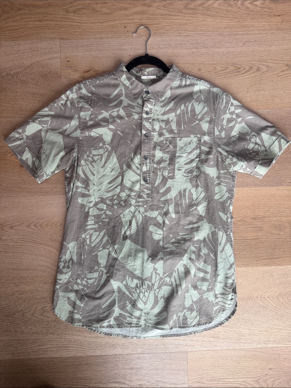 All Saints Men's Short-Sleeve palm print Sage Green and Taupe